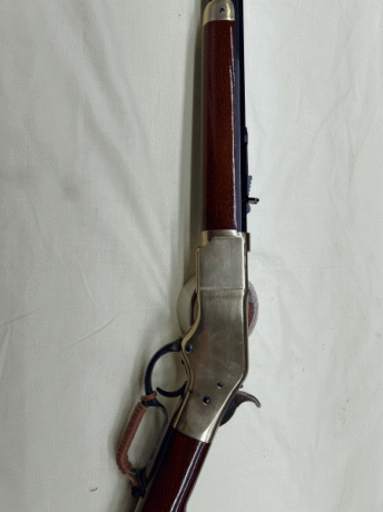 VENDO RÉPLICA DEL MODELO DE CERROJO DE LOS RIFLE HENRY Y WINCHESTER EN LATÓN Y CON CAÑÓN HEXAGONAL. EXCELENTE 01