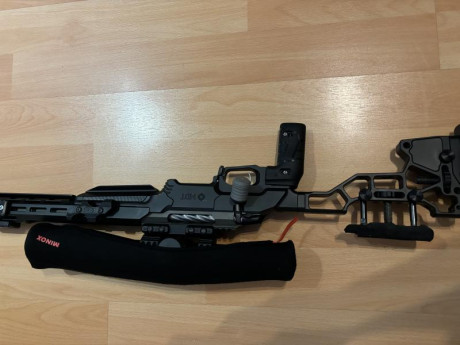 Vendo chasis MDT ESS para TIKKA T3X. Está en Madrid. 
Tiene como extras:
- carril ARCA en guardamanos 01