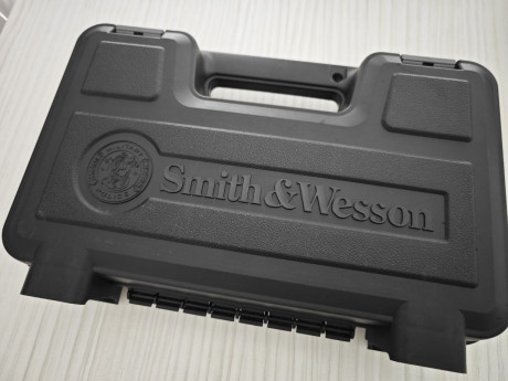 Vendo mi Smith and Wenson MP 9 Compact 9mm Pb.
3 Cargadores, 2 de ellos con empuñadura ampliada para mejor 02