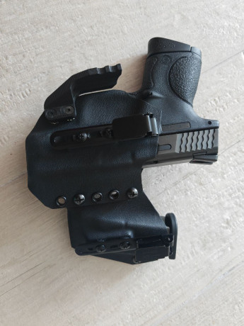 Vendo mi Smith and Wenson MP 9 Compact 9mm Pb.
3 Cargadores, 2 de ellos con empuñadura ampliada para mejor 11