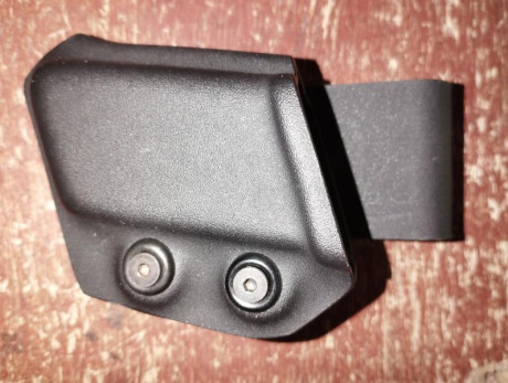 Cuatro porta cargadores.
 Uso IPSC
 Estado nuevos
 P V 50€ a  40€ el lote. 00