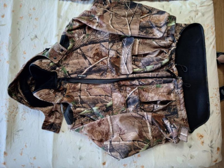 Buenas a todos,

Pongo a la venta este traje de caza compuesto por chaqueta y pantalón,  de la marca inglesa 01