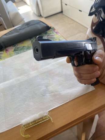Hola a todos.

Pongo a la venta mi pistola Smith & Wesson model 41. 

Funciona perfectamente con casi 01