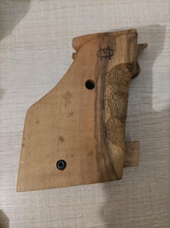 En venta empuñadura Morini para Hammerli 208 Internacional, mano IZQUIERDA, talla M en muy buen estado. 00