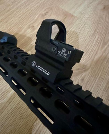 Se vende Visor LEUPOLD DeltaPoint Pro NV 2.5 MOA Dot. 

Solamente estrenado esta como nuevo, se incluye 00
