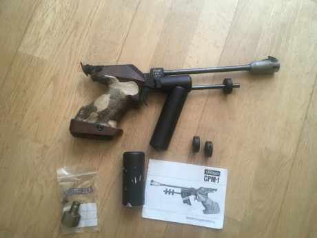 Se vende pistola de competicion de CO2 con dos bombonas,es una máquina de hacer 10,llevan también sus 02