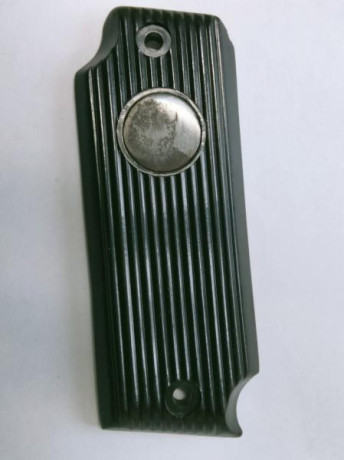 Hola , pongo a la venta una cacha izquierda de baquelita para la pistola copia de la Astra , el modelo 00