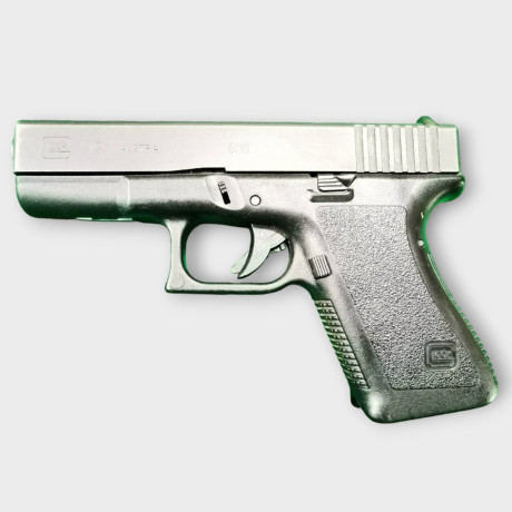 Se vende Glock 19, con dos cargadores, útil de carga y Tupper original.
Poquísimo uso, siempre guiada 01