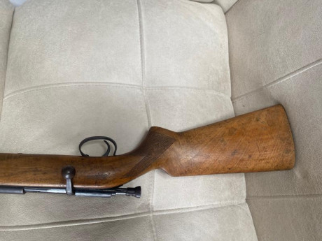 Carabina .22LR Onena monotiro.

Funciona perfectamente. 

Tiene sus años y se nota, aunque agrupa bastante 10