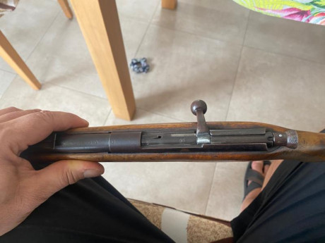 Carabina .22LR Onena monotiro.

Funciona perfectamente. 

Tiene sus años y se nota, aunque agrupa bastante 30