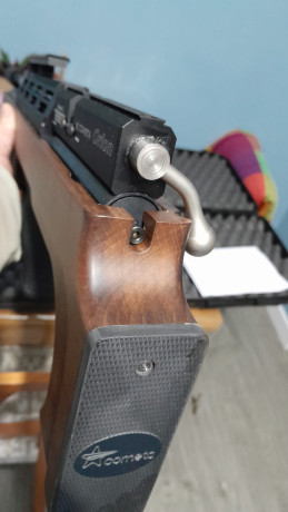 - Vendo Cometa Orion Bullpup, calibre 6,35. En impecable estado, funciona perfectamente, muy pocos tiros, 10