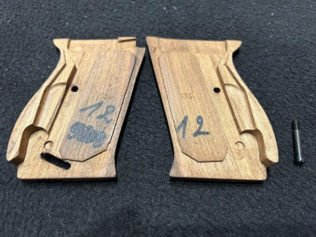 Se vende en perfecto estado está P38 conmemorativa con caja, segundo cargador, libro de instrucciones 01