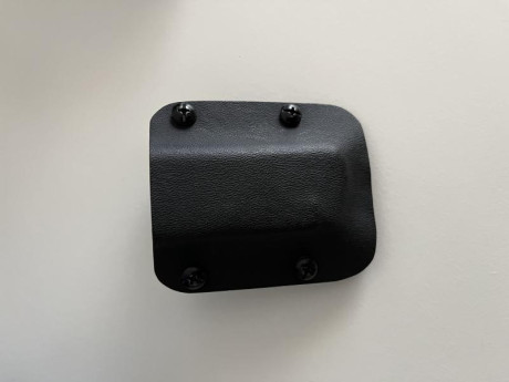 Buenas compañeros.

Pongo a la venta este lote de accesorios para Glock 19, consta de:
-Linterna Fenix 01
