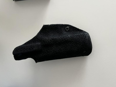 Buenas compañeros.

Pongo a la venta este lote de accesorios para Glock 19, consta de:
-Linterna Fenix 00