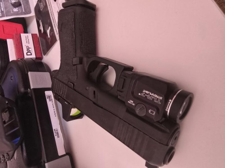No se vende nada por separado, solo contesto preguntas relacionadas con la venta del arma.
Vendo Glock 11