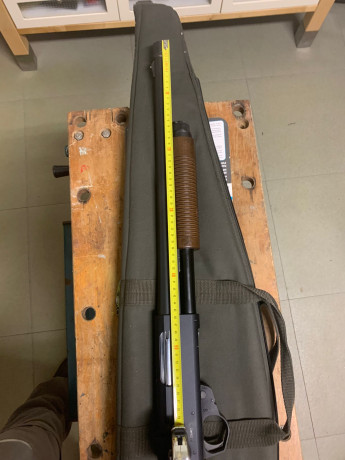 Mi cuñado se vende esta escopeta. Está absolutamente nueva al 100%; no ha disparado nunca. Cañón cilíndrico 30