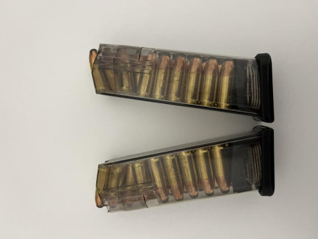 Buenas compañeros.

Pongo a la venta este lote de accesorios para Glock 19, consta de:
-Linterna Fenix 10