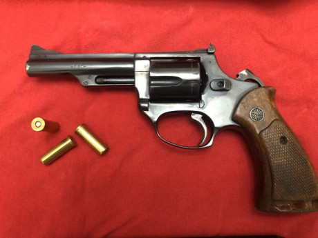 Hola soy nuevo en el mundo de las armas y estoy aqui para poder encontrar un arma un revolver ,2" 30