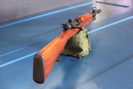 Hola, busco un Cetmetón con números coincidentes y cerrojo curvo y también una carabina Destroyer,  preferiblemente 52
