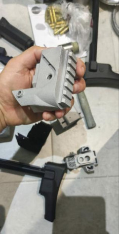 Buenas tardes 
Un amigo me a pedido que le busque este rifle en concreto el modelo hk slb8 en calibre 120