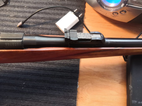 Vendo la conocida y extraordinaria carabina CZ 452 , con muy poco uso y en perfecto estado , se vende 01