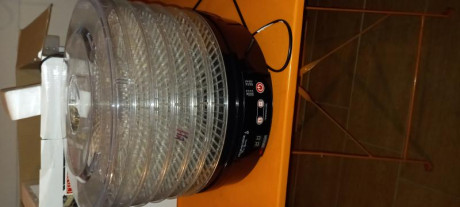 Vendo por no usar. 
Usada 3 veces.
Caben 1000 vainas.
Está en zaragoza. 
Puedo entregar en mano en el 00