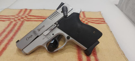 Vendo pistola SMITH & WESSON CS9
 Prácticamente casi nueva.
Calibre 9 mm.
Guiada en licencia F
Precio 02