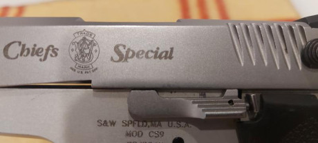 Vendo pistola SMITH & WESSON CS9
 Prácticamente casi nueva.
Calibre 9 mm.
Guiada en licencia F
Precio 01