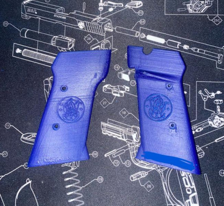 Hola amigos, por si a alguno le interesa voy a poner a la venta varias cachas de la pistola S&W modelo 02