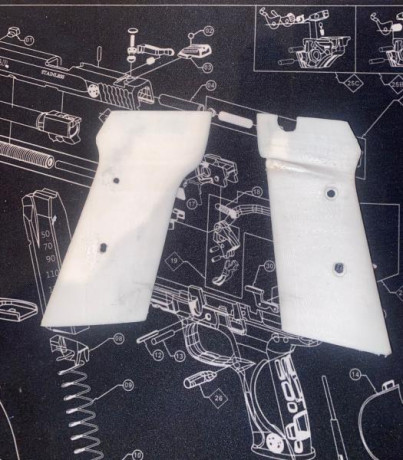 Hola amigos, por si a alguno le interesa voy a poner a la venta varias cachas de la pistola S&W modelo 11