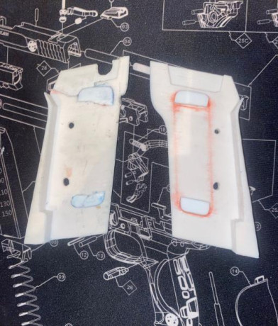 Hola amigos, por si a alguno le interesa voy a poner a la venta varias cachas de la pistola S&W modelo 10