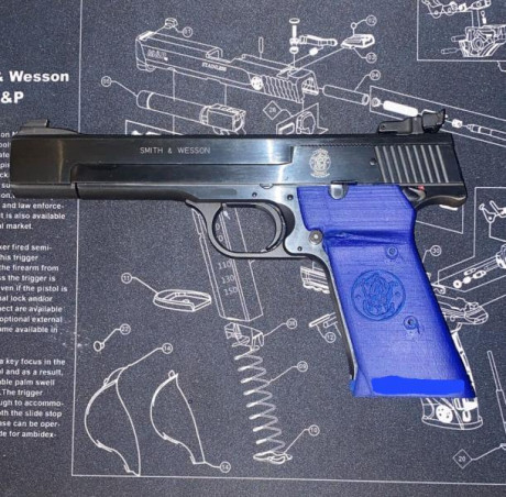 Hola amigos, por si a alguno le interesa voy a poner a la venta varias cachas de la pistola S&W modelo 21