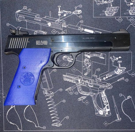 Hola amigos, por si a alguno le interesa voy a poner a la venta varias cachas de la pistola S&W modelo 20