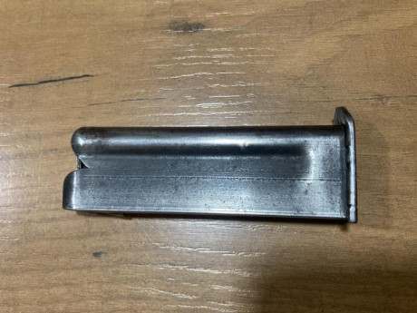 Cargador metálico para 10 cartuchos 22lr. Precio 25€ + 5€ gastos envío. Saludos 01