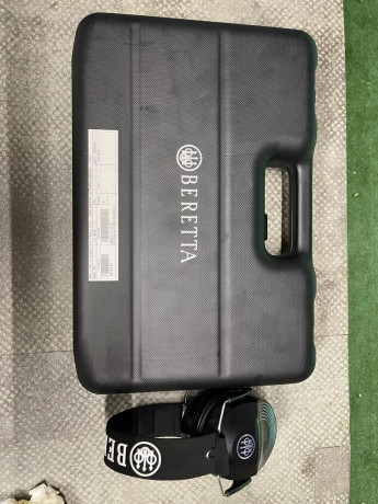 Vendo pistola Beretta modelo 92 x performance impecable del año 2023 apenas uso por falta de tiempo calibre 10