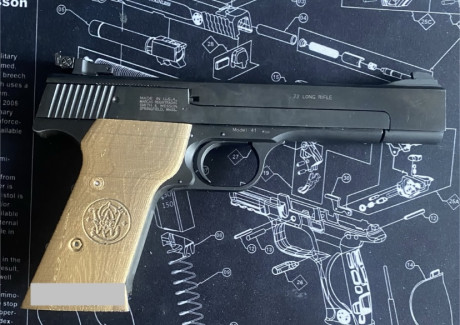 Hola amigos, por si a alguno le interesa voy a poner a la venta varias cachas de la pistola S&W modelo 41