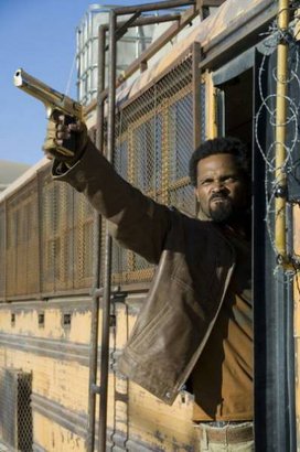 Compañeros,

En vista de las ganas de algunos (Elcafe, Wilcow, Vrakk, etc) por adivinar armas de películas 20
