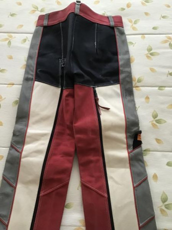 Por cese en la práctica de modalidades de carabina, vendo traje Kurt Thune modelo Three Positions.
Es 10