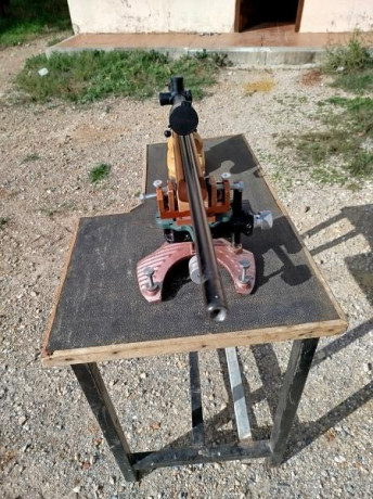 Vendo por cese de actividad (jubilación) carabina Izhmash, modelo CM2, calibre 22LR, versión para zurdo, 21