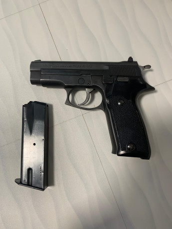 Un compañero vende esta pistola. 
Astra modelo A-80, con uso pero pocos disparos.
Tiene un cargador de 01