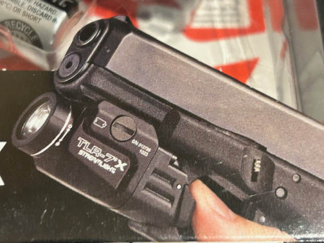 VENDIDO. Nuevo a estrenar, sin desempaquetar.  Módulo STREAMLIGHT TLR-7X  con 500 LUMENS de foco. Incluye 02