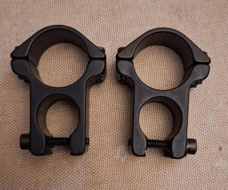 Hola, vendo anillas SportsMatch HST46C para visores de 1" (25,4mm) y armas con carril de 11mm o cola 00