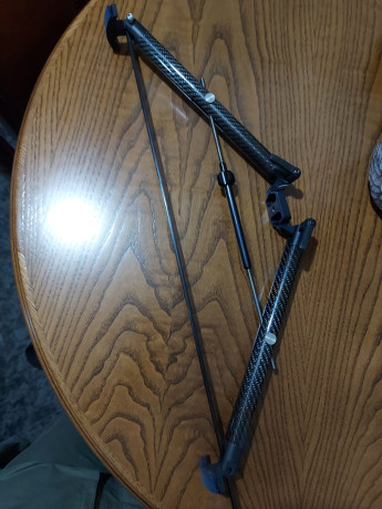 Venta de BIPODE DOLPHIN de carbono y aluminio, pesa 470gr. para carril uit.
PRECIO: 290 más envío 00