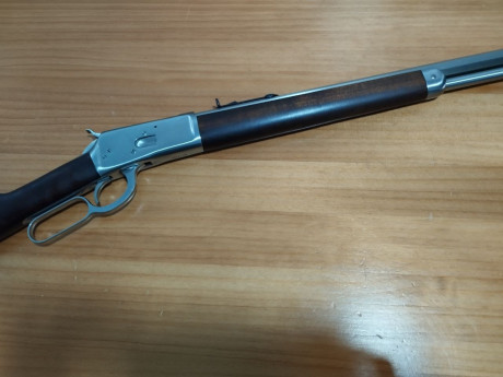 Un buen amigo me pide que le anuncie este  Amadeo Rossi  en calibre  .38 SPL/ .357 Magnum .
El arma está 02