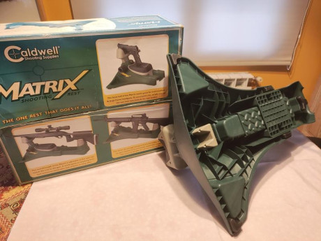 Vendido!!!! banco de tiro MATRIX de la marca Caldwell . Está nuevo apenas se usó un par de veces , fabricado 00