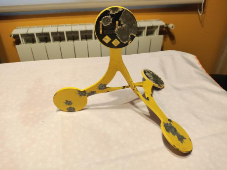 Diana para practicar a distancia , soporta calibre hasta 9 mm cada vez que sufre un impacto cambia de 01