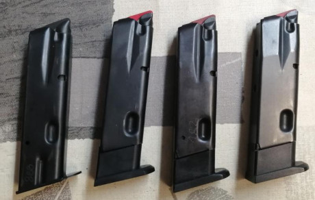 seguimos vaciando los cajones de cosas que no utilizo, esta vez van 4 cargadores de cz kadet, para la 00