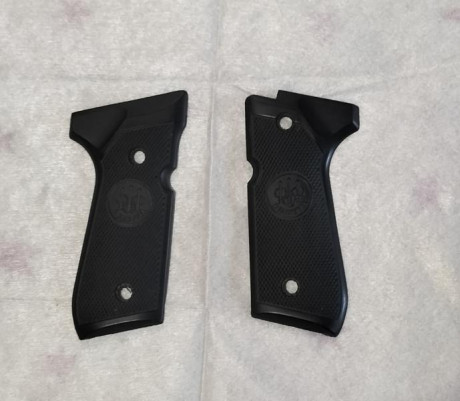 Vendo cachas de serie de Beretta 92.
30€ + portes. 00