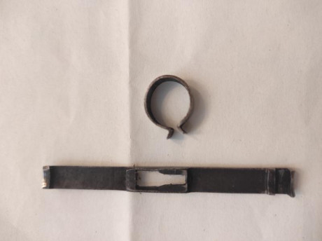 Se vende conjunto uña extractora y anillo para carabina DESTROYER. En buen estado. 
Un saludo a todos. 02