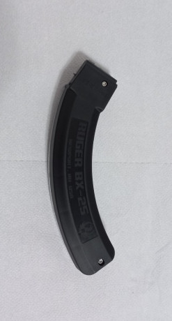      ***RETIRADO DE LA VENTA***   

Vendo cargador original para Ruger 10/22, de 25 cartuchos, modelo 02
